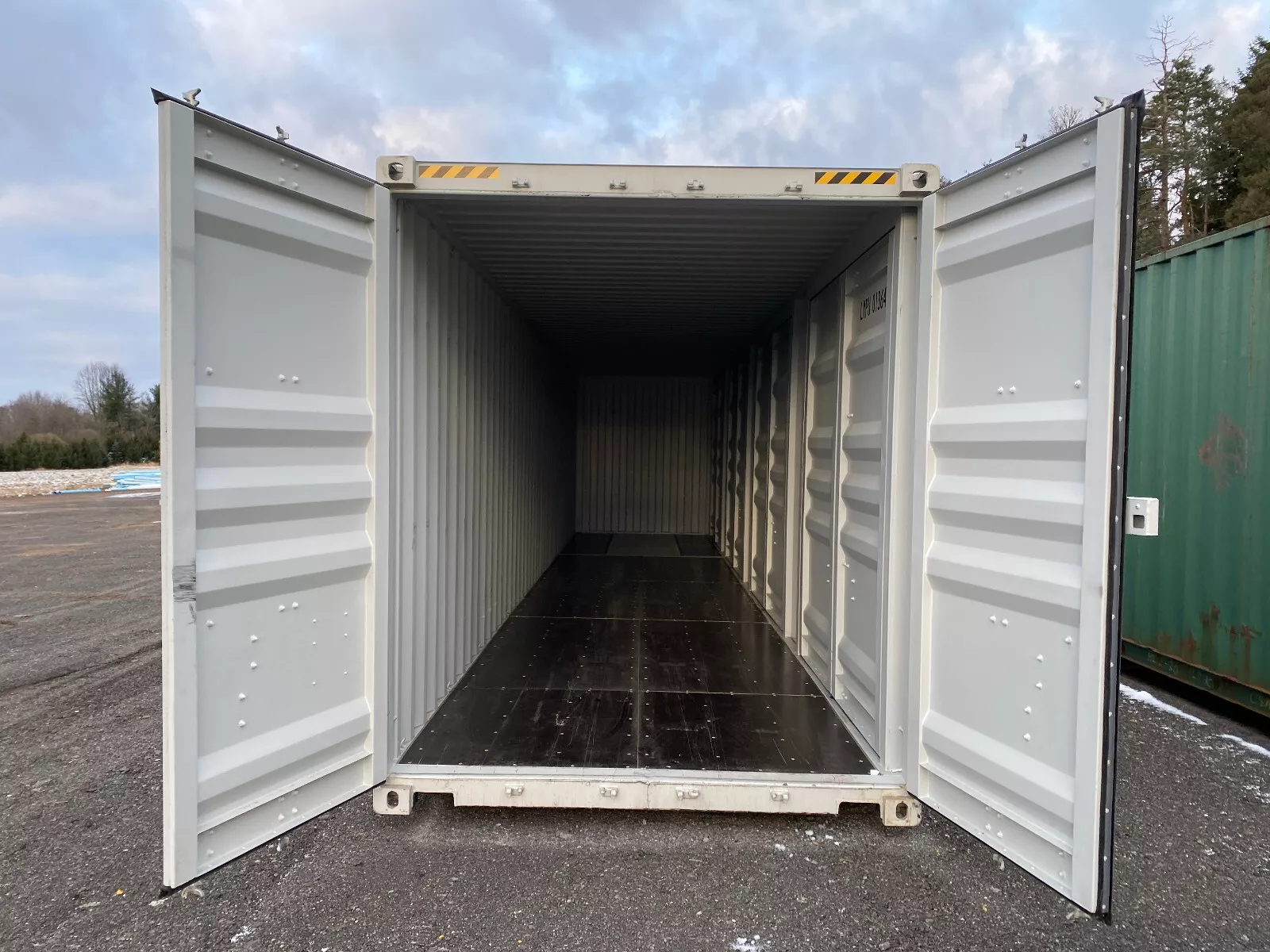 new 40′ one trip shipping container with side doors