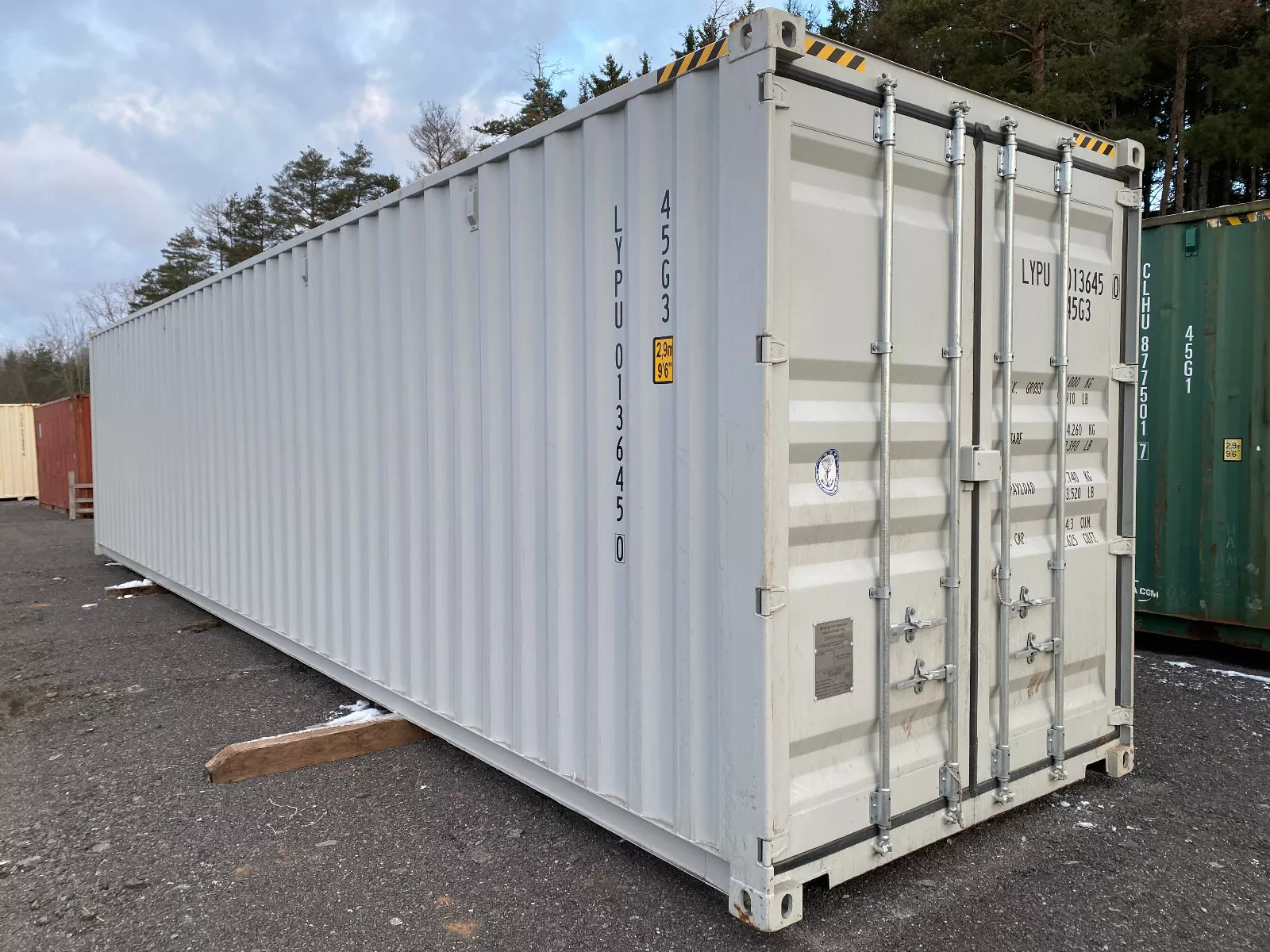 new 40′ one trip shipping container with side doors