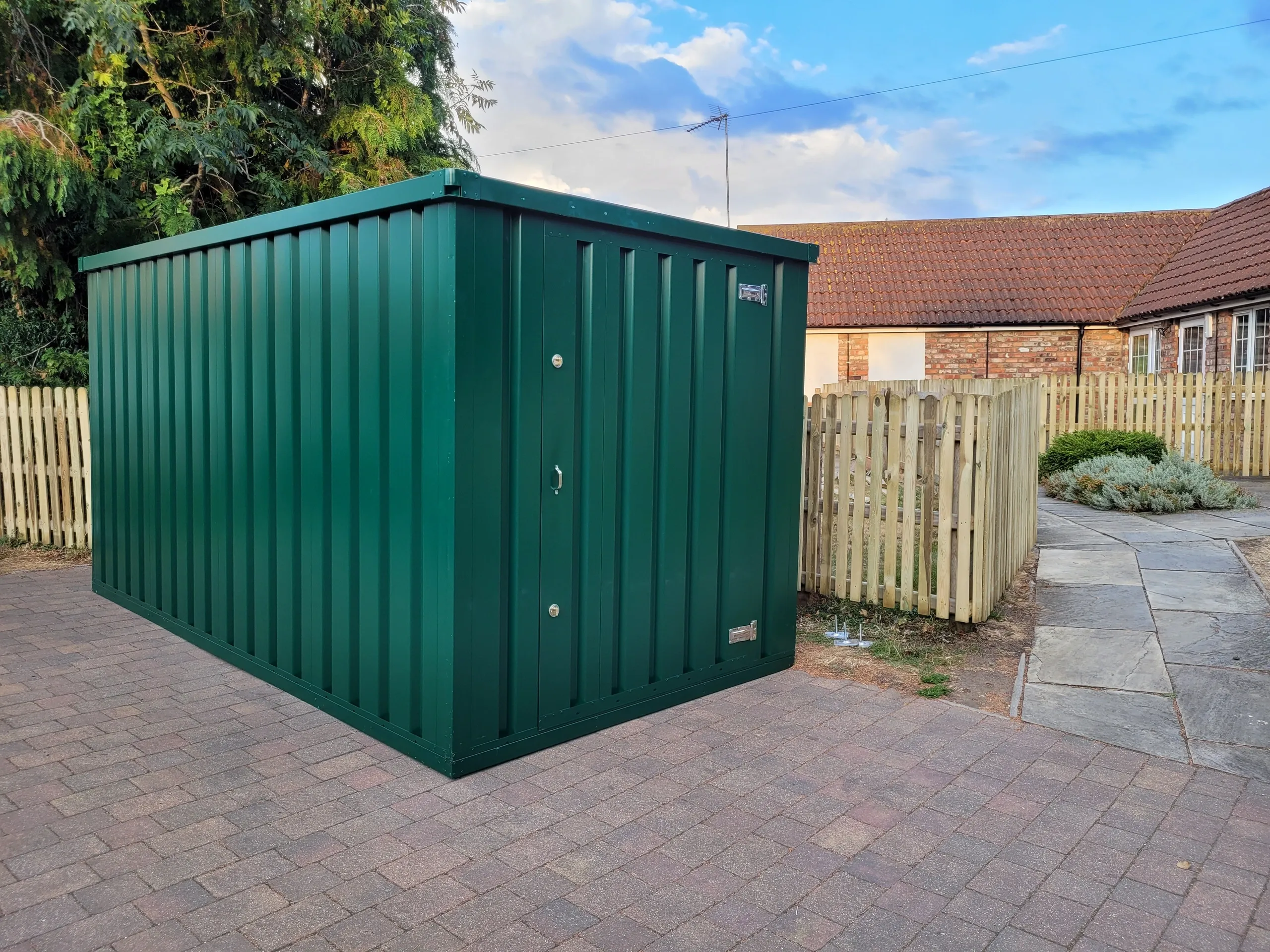 6m x 2.1m end linked flat packed container bundle (powder coated)
