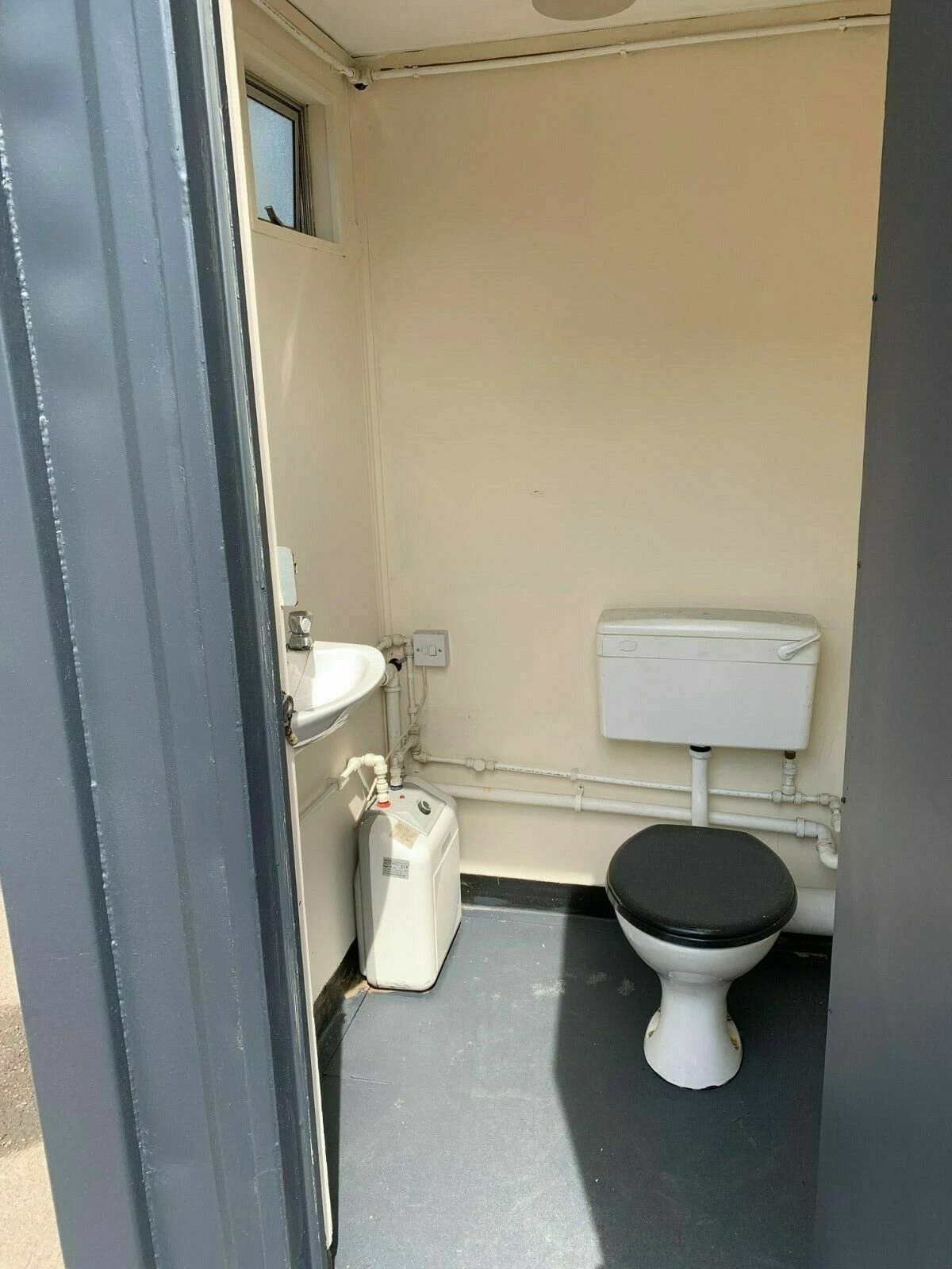 5+1 steel toilet cabin 24ft x 9ft