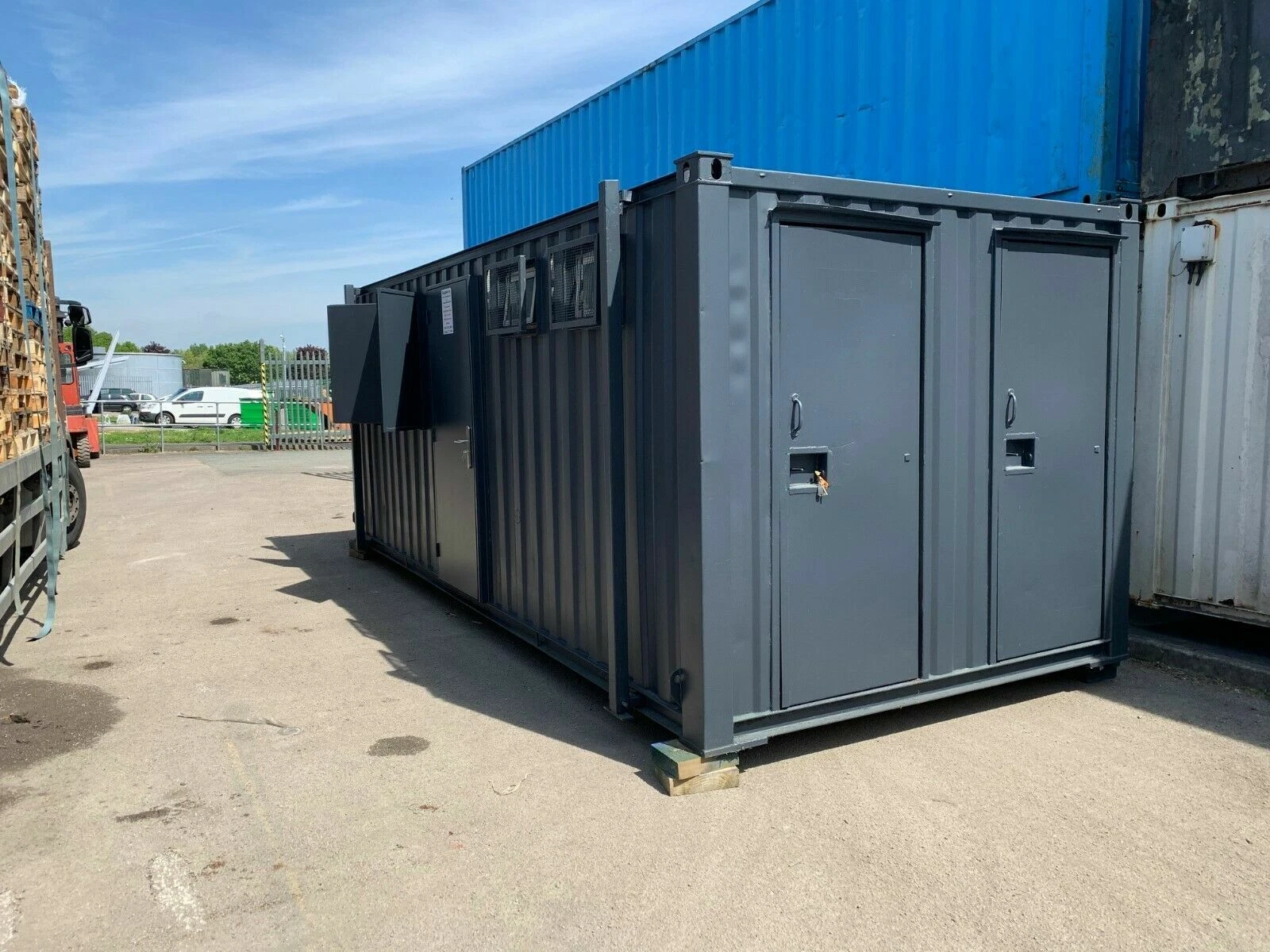 5+1 steel toilet cabin 24ft x 9ft